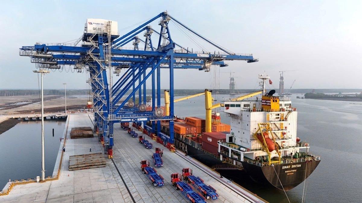 anh-2-cang-phuoc-an-khang-dinh-vai-tro-la-terminal-noi-dai-cua-tan-cang-cat-lai.jpg